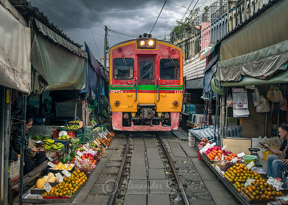 Train Market 2