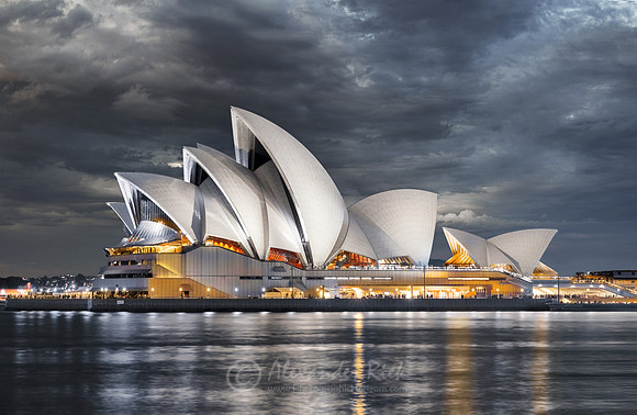 Sydney 13